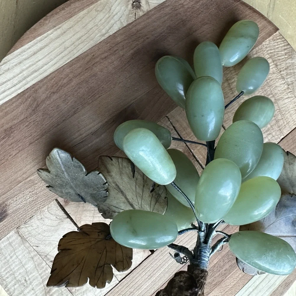 Vintage MCM Jade Quartz Stone Green Grape Cluster 7.5 Inch Carved Leave